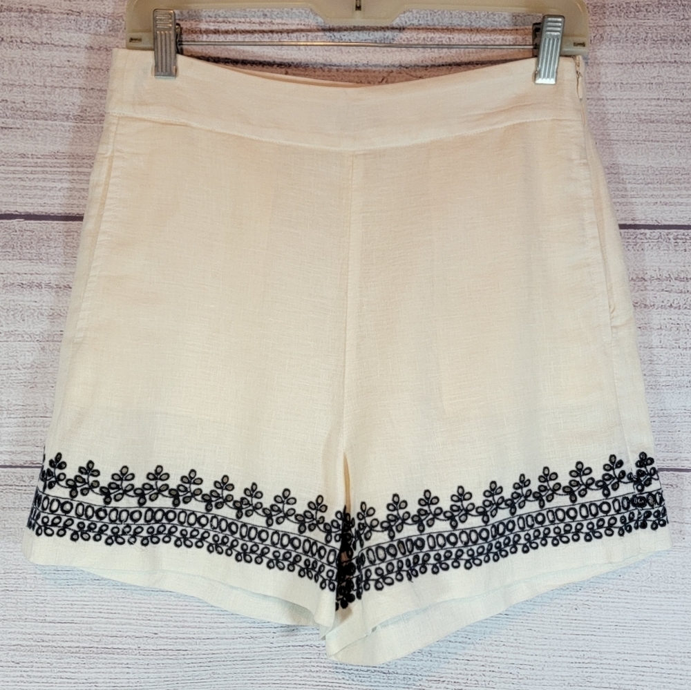 𝅺J.CREW Embroidered-Trim Short in Beauchamps Linen White with Navy Blue Size 4 - Picture 6 of 10
